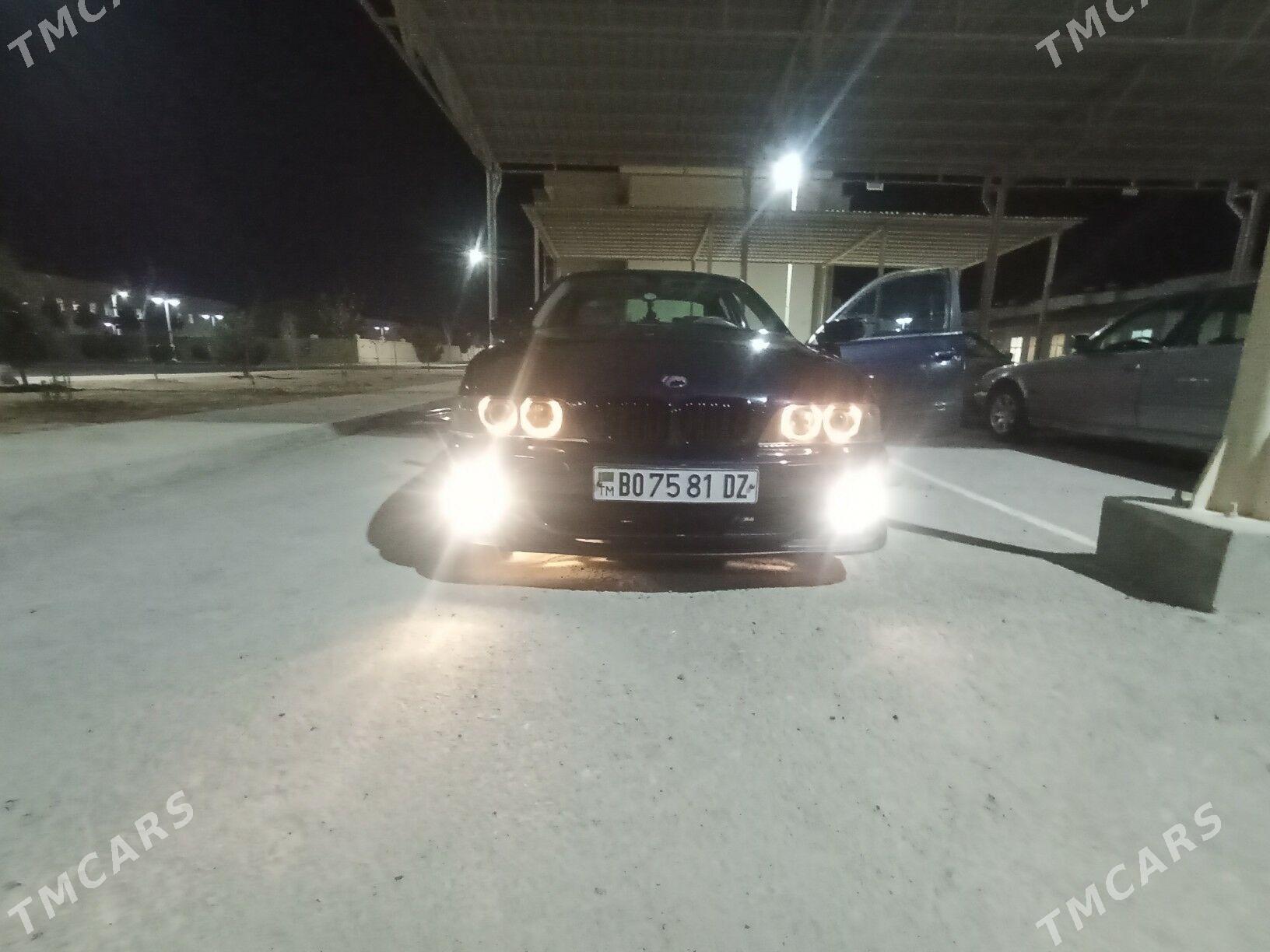 BMW E39 2001 - 135 000 TMT - Türkmenbaşy - img 3