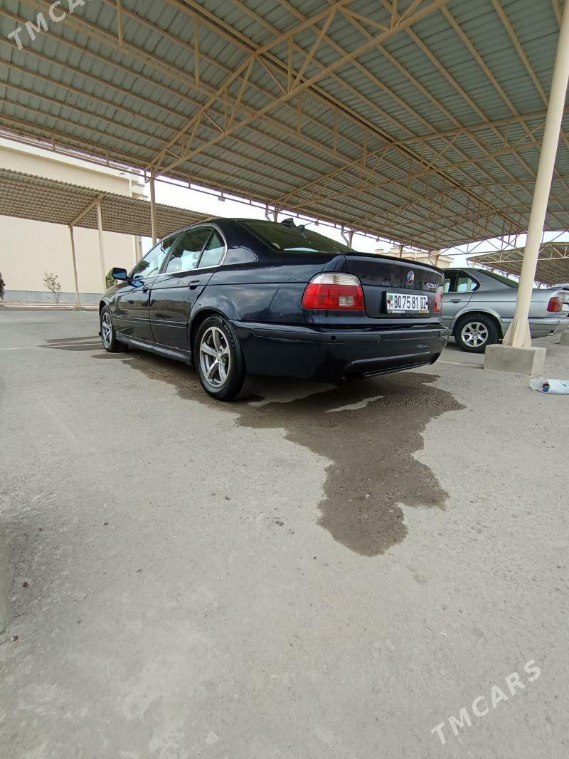BMW E39 2001 - 135 000 TMT - Türkmenbaşy - img 9