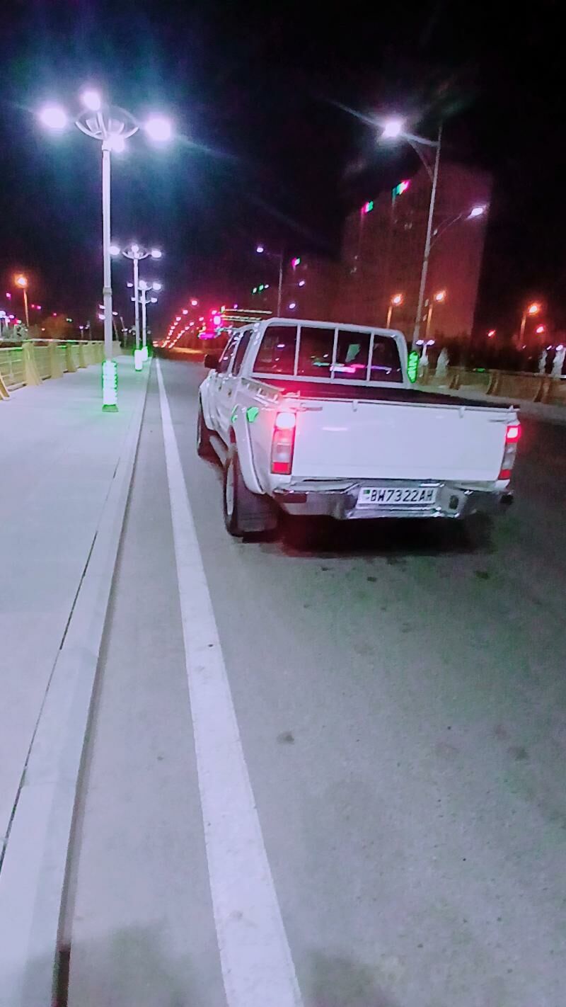 Nissan Navara 2011 - 160 000 TMT - Aşgabat - img 6