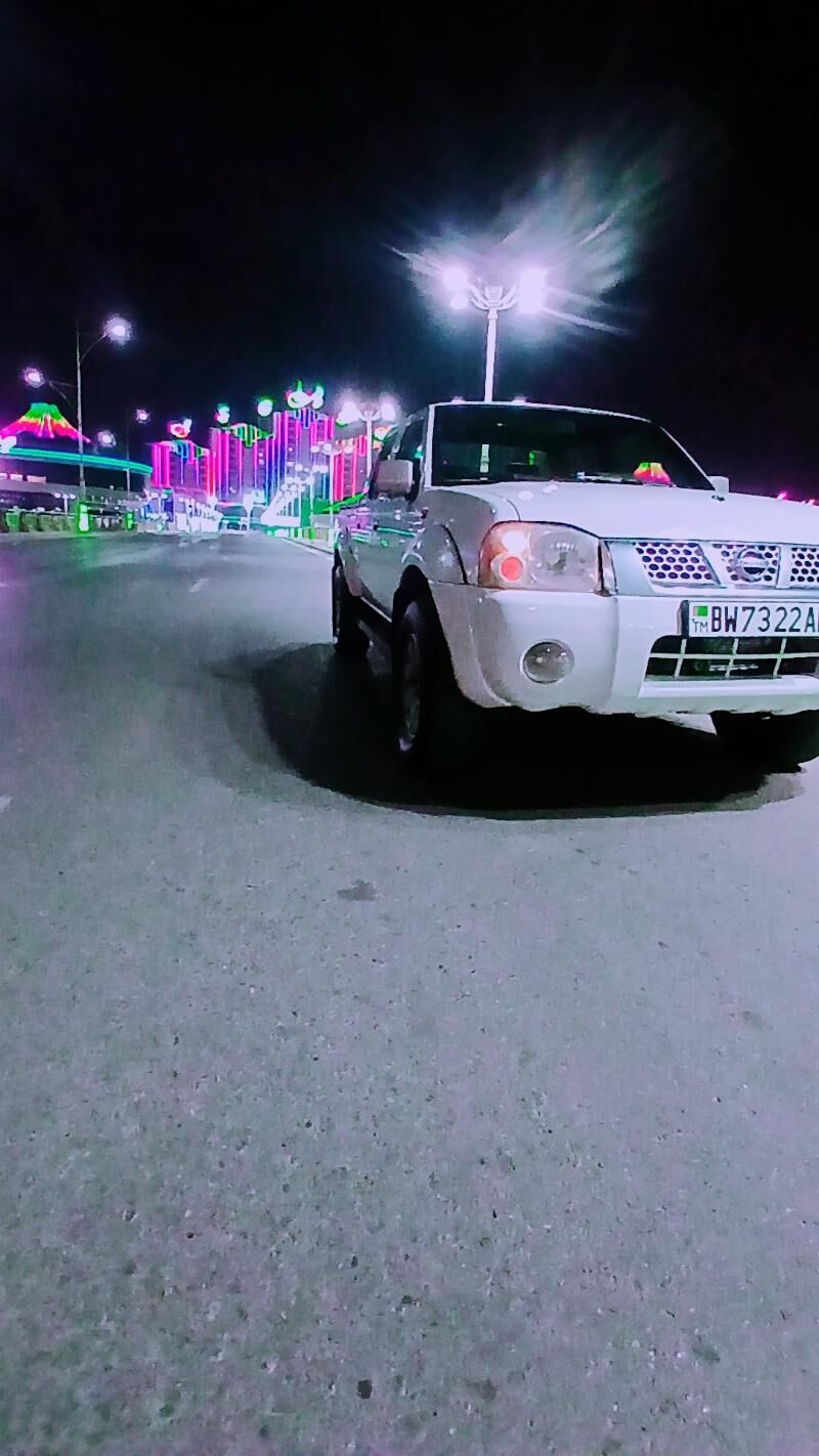 Nissan Navara 2011 - 160 000 TMT - Aşgabat - img 8