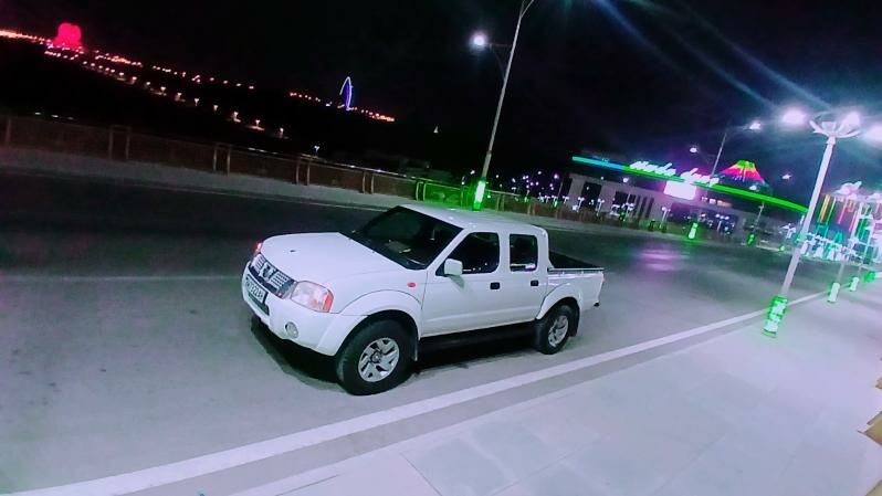Nissan Navara 2011 - 160 000 TMT - Aşgabat - img 3