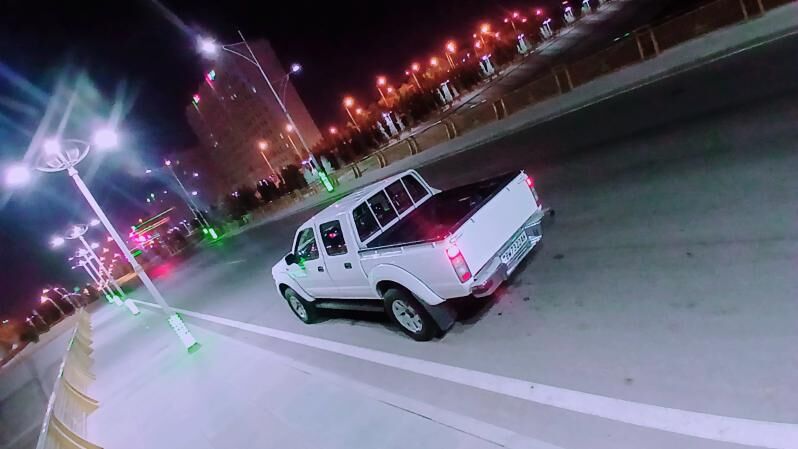 Nissan Navara 2011 - 160 000 TMT - Aşgabat - img 5