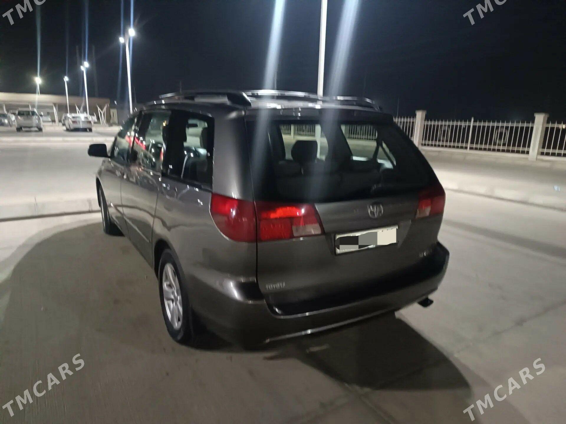 Toyota Sienna 2004 - 200 000 TMT - Дянев - img 2