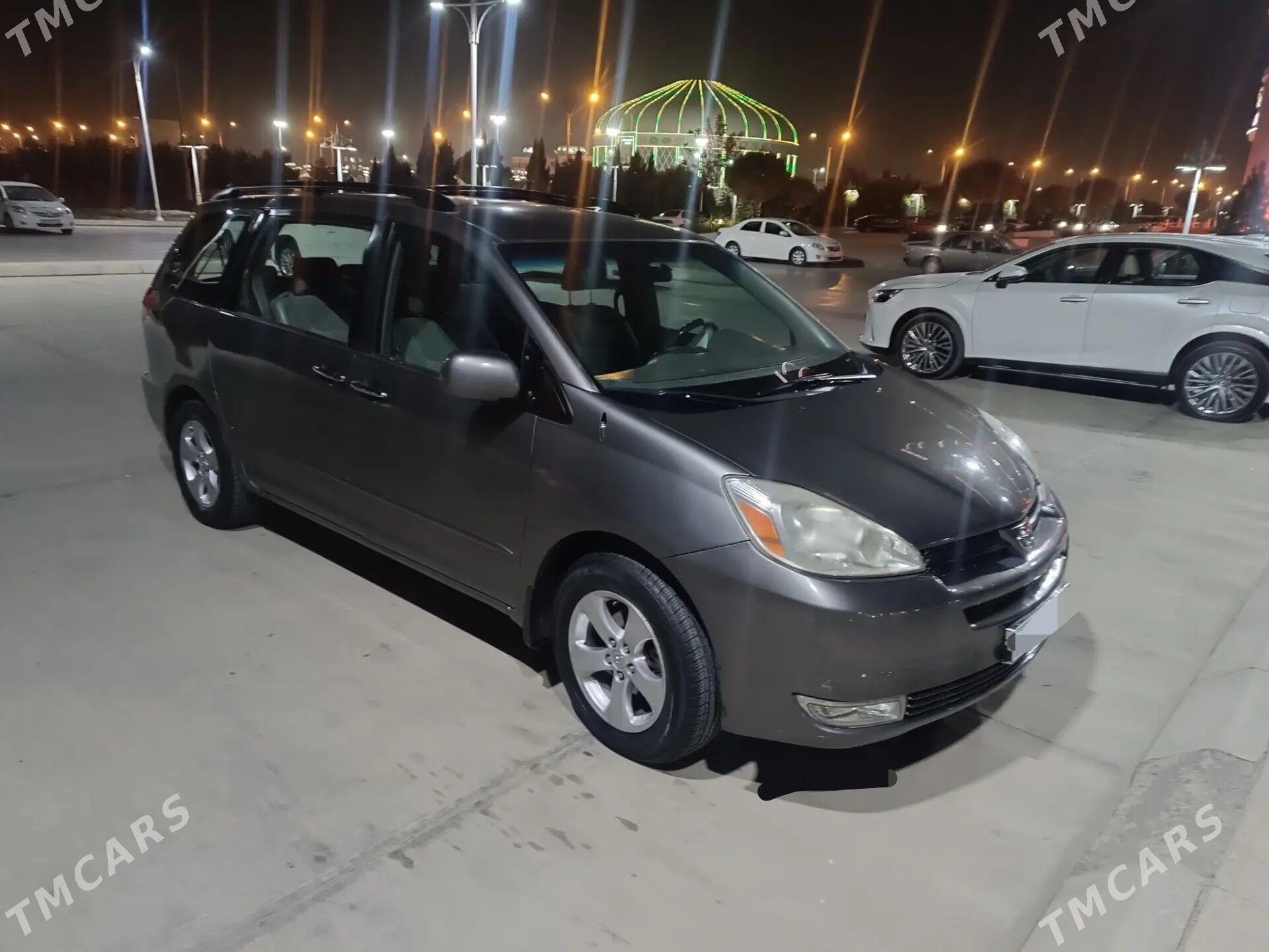 Toyota Sienna 2004 - 200 000 TMT - Дянев - img 4