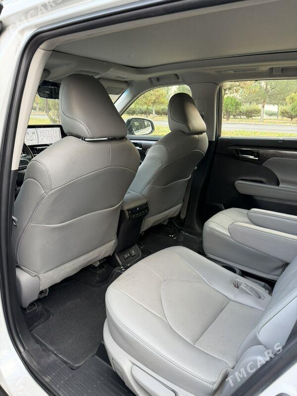 Toyota Highlander 2022 - 666 000 TMT - Podwoýski köç. (Bitarap Türkmenistan şaýoly) - img 4