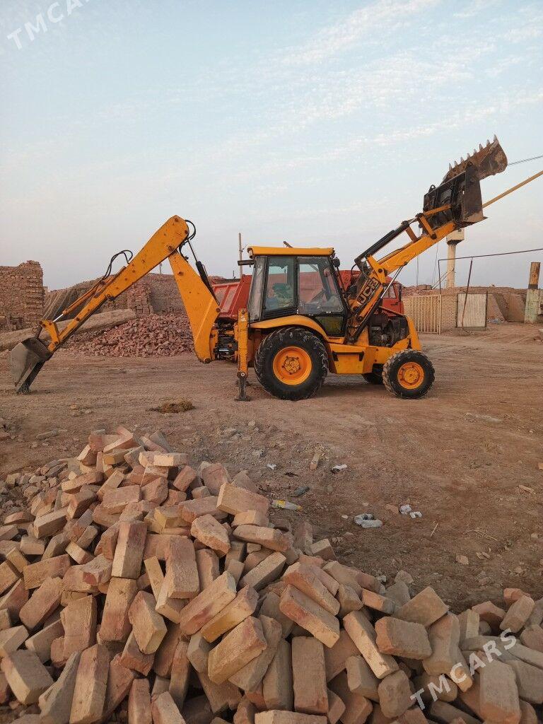JCB 3CX Pothole Master 1998 - 380 000 TMT - Чарджоу - img 4