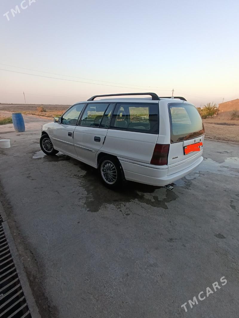 Opel Astra 1993 - 40 000 TMT - Мургап - img 2