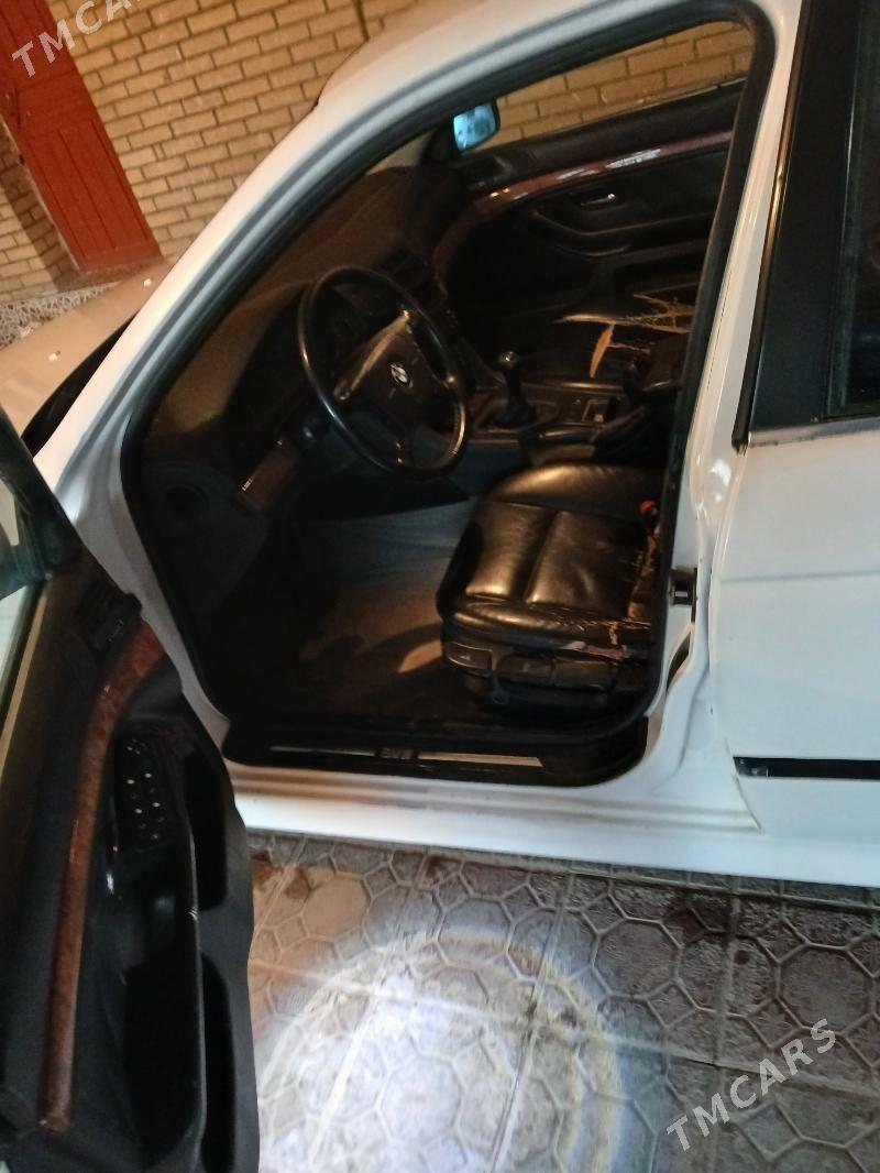 BMW 330 2001 - 95 000 TMT - Саят - img 6