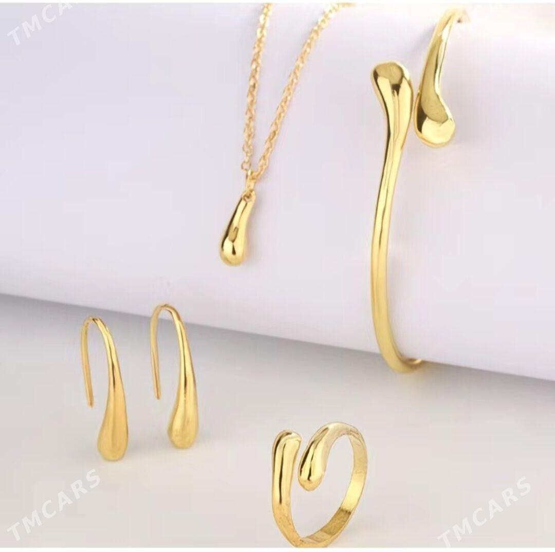 bijuteriýa - Гаудан "В" - img 2