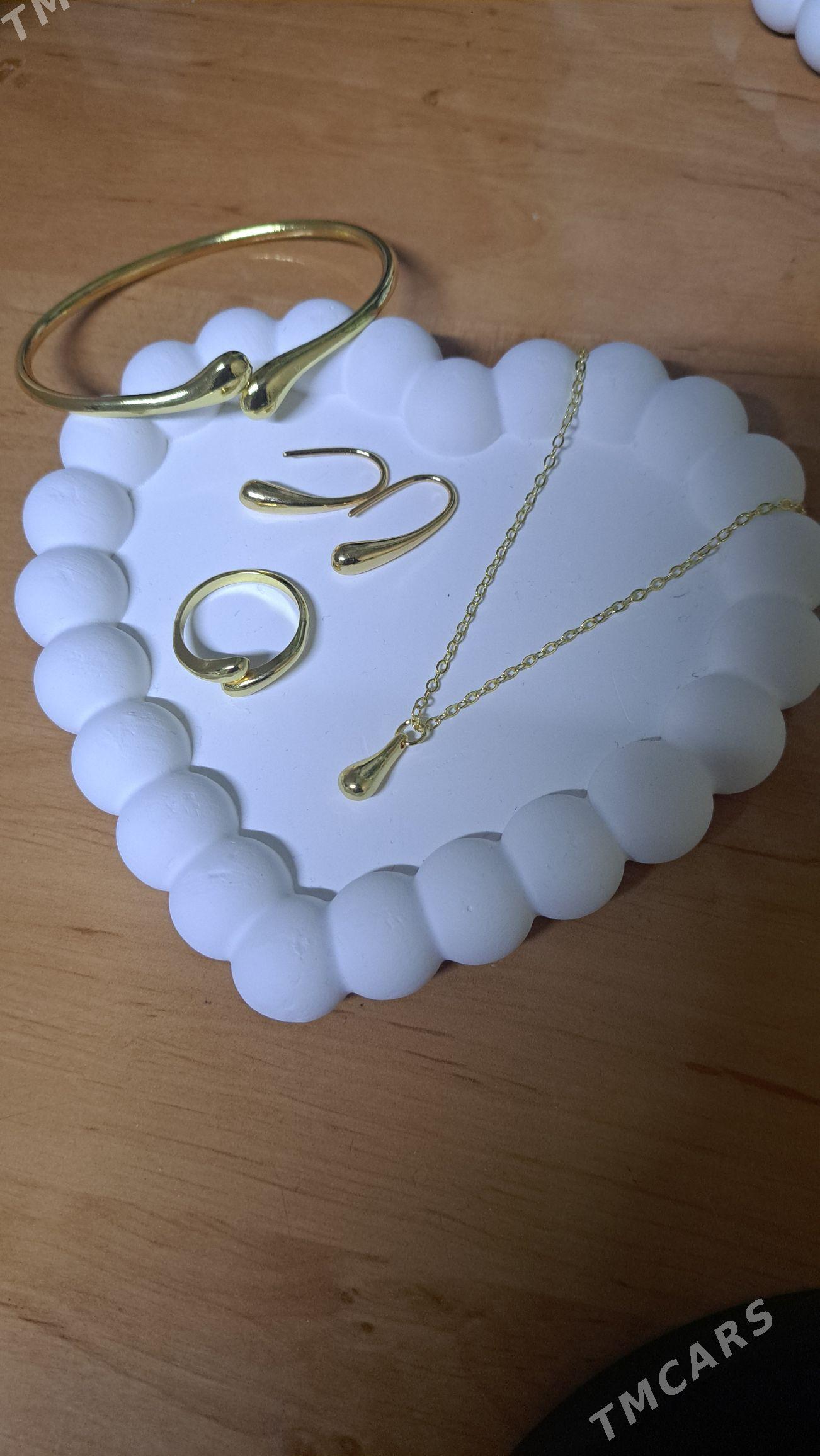 bijuteriýa - Гаудан "В" - img 3