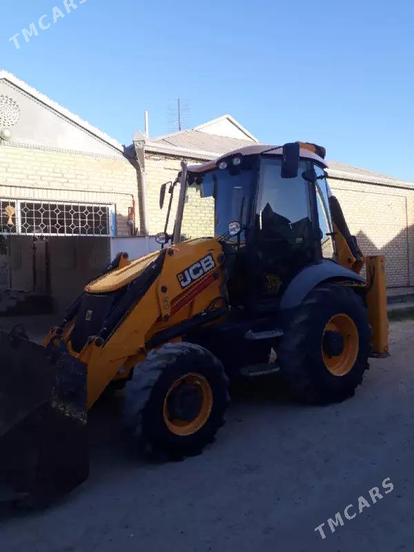 JCB 3CX ECO 2012 - 820 000 TMT - Mary - img 4