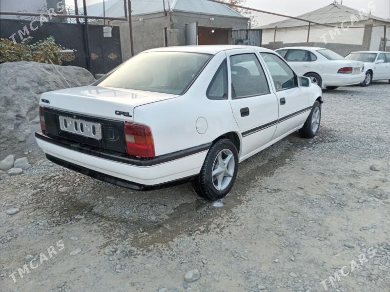 Opel Vectra 1992 - 36 000 TMT - Бахарден - img 4