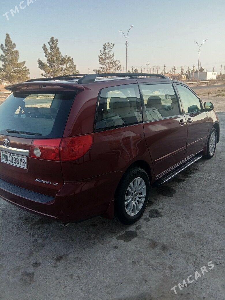 Toyota Sienna 2009 - 240 000 TMT - Мары - img 3