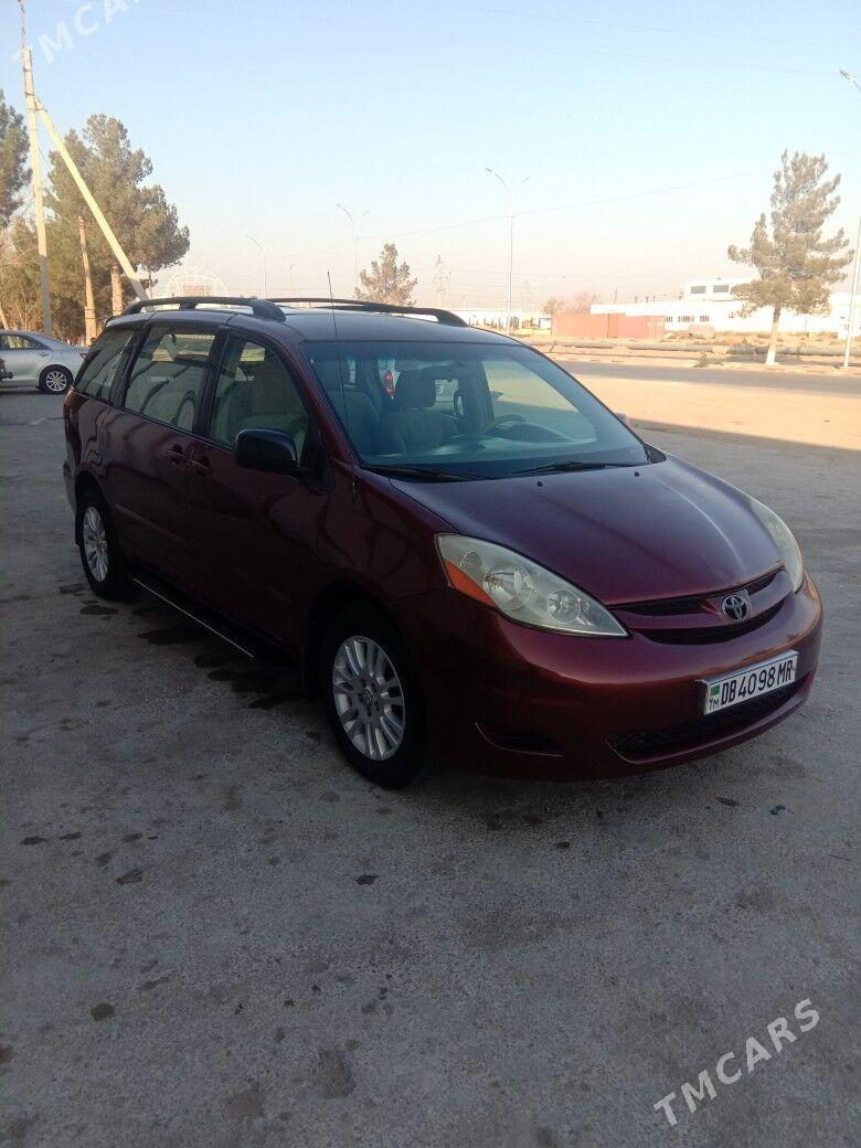 Toyota Sienna 2009 - 240 000 TMT - Мары - img 2
