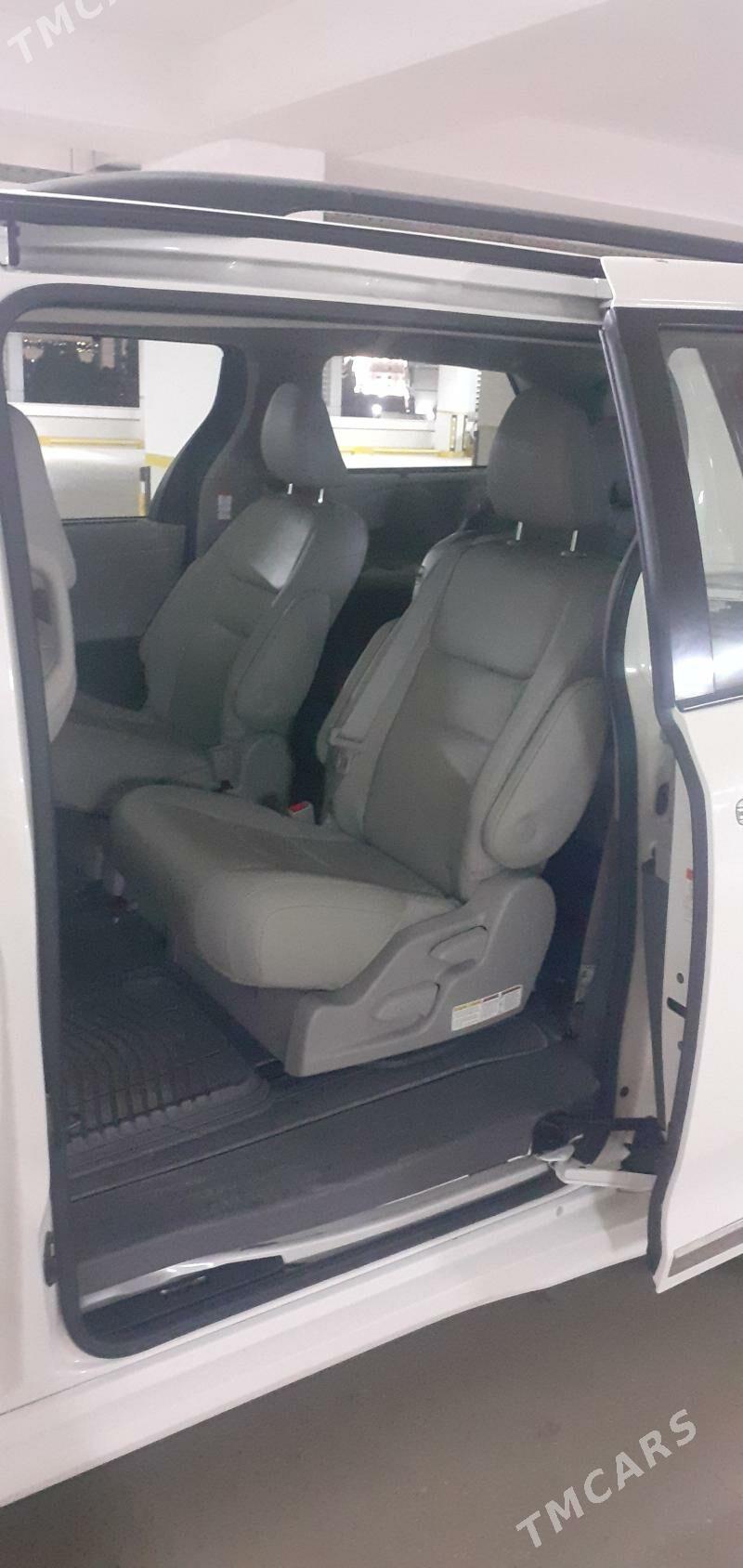 Toyota Sienna 2020 - 470 000 TMT - Aşgabat - img 5