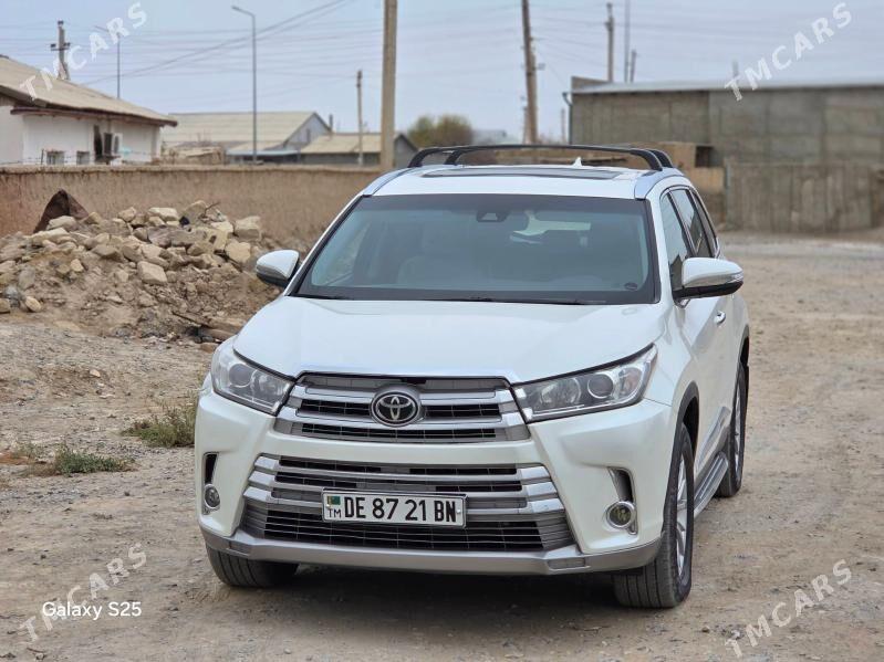 Toyota Highlander 2019 - 450 000 TMT - Гызыларбат - img 1
