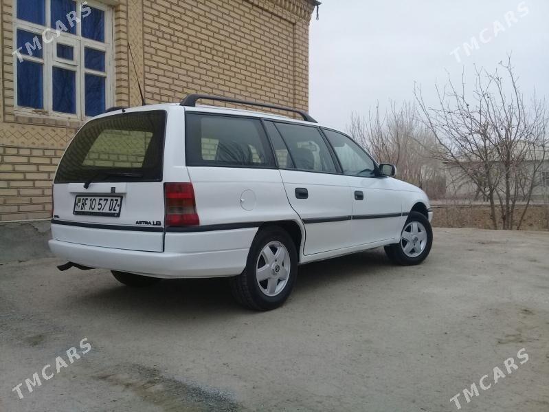 Opel Astra 1996 - 56 000 TMT - Губадаг - img 4