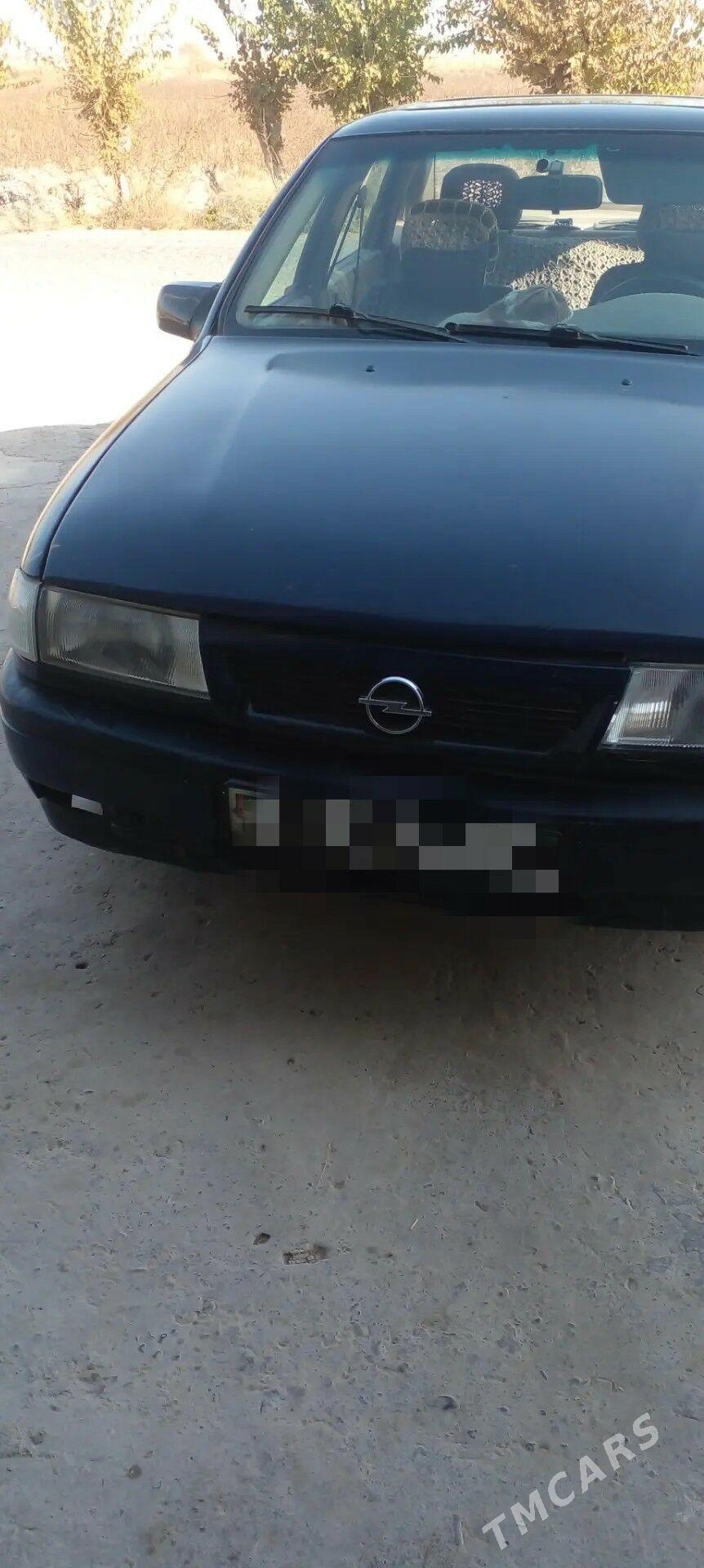 Opel Vectra 1990 - 22 000 TMT - Чарджоу - img 2