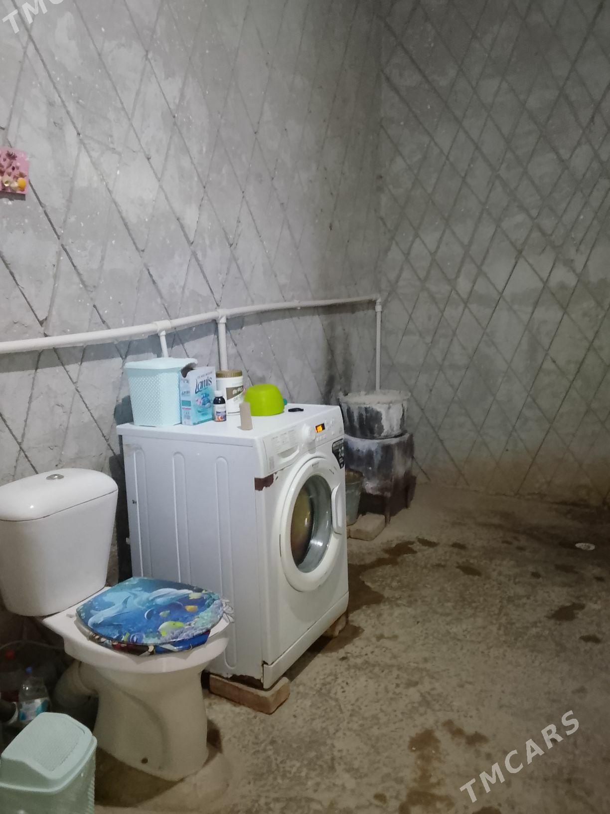 40 yyllyk 16 sotuk 4 komnut - Чарджоу - img 6