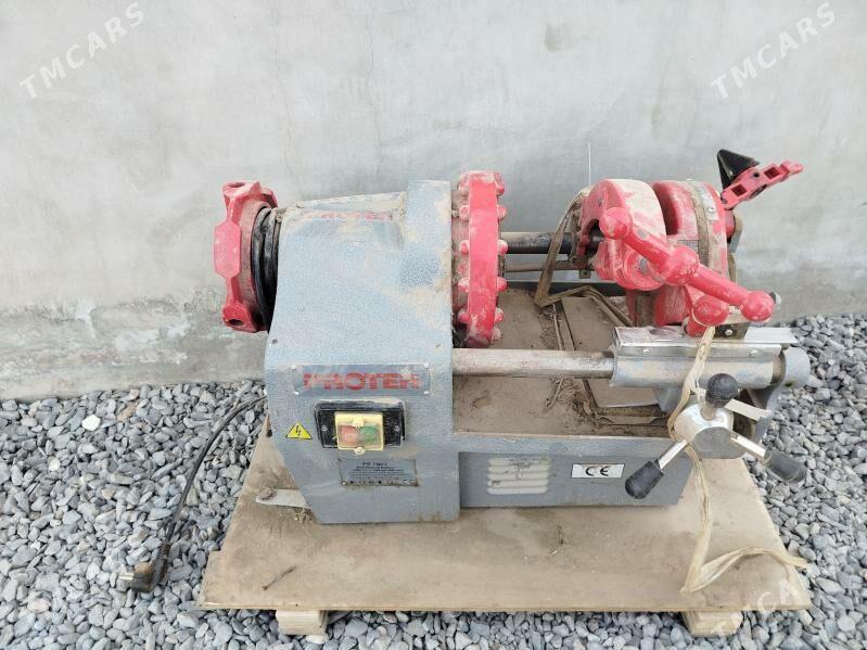 Rezbe kesýan stanok tokarny - Gurtly - img 1