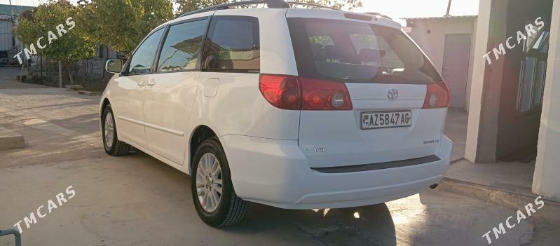Toyota Sienna 2004 - 195 000 TMT - Гарадамак - img 2