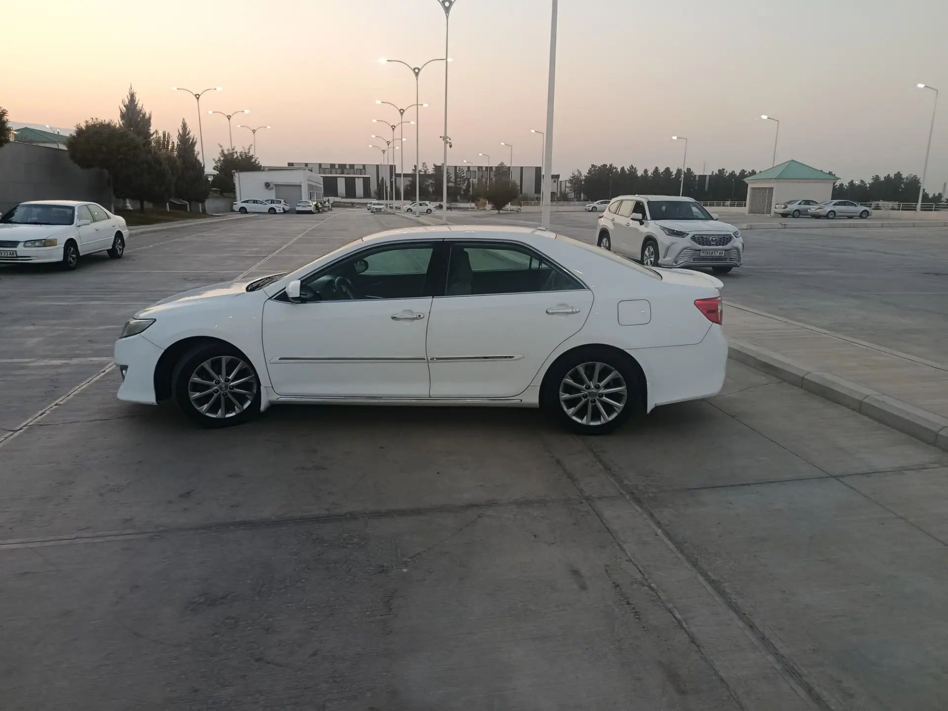 Toyota Camry 2012 - 225 000 TMT - Ак-Бугдайский этрап - img 10