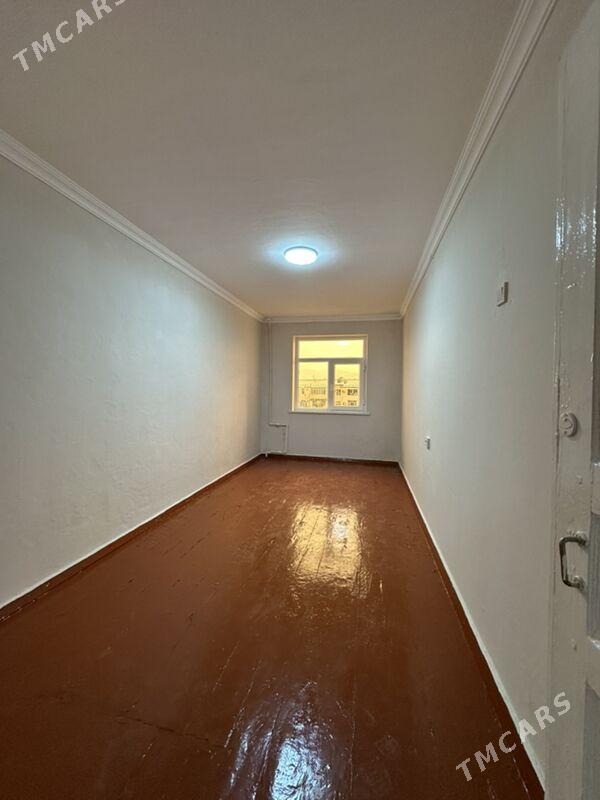 4 мкр 3 комнаты 4/3 этаж - Ашхабад - img 6