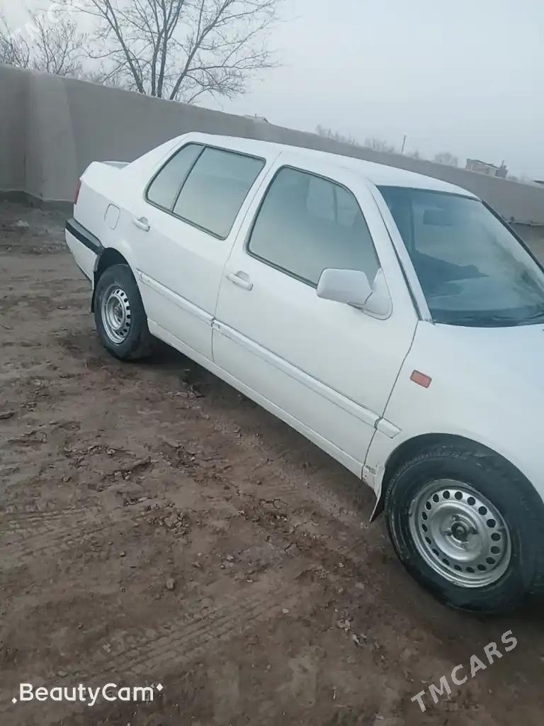 Volkswagen Jetta 1993 - 35 000 TMT - Türkmenbaşy etr. - img 2