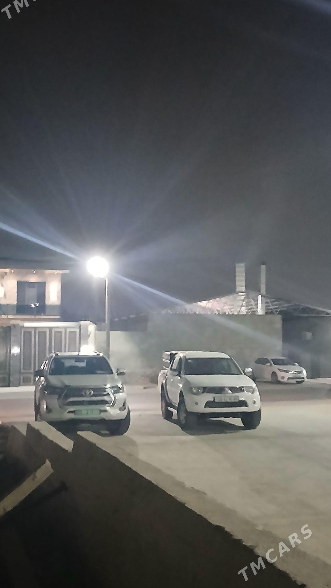 Mitsubishi L200 2010 - 200 000 TMT - Анев - img 10