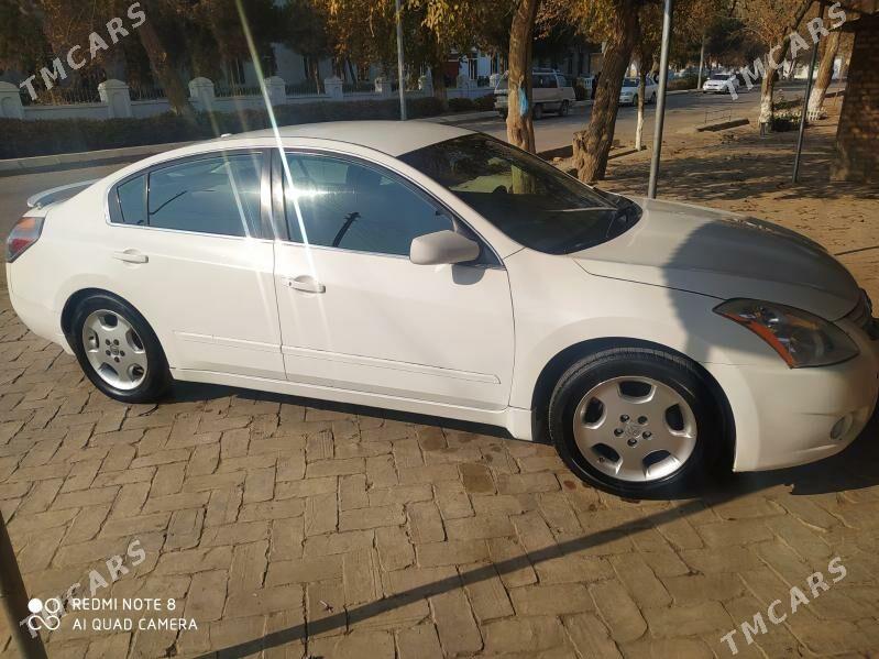 Nissan Altima 2010 - 100 000 TMT - Байрамали - img 2