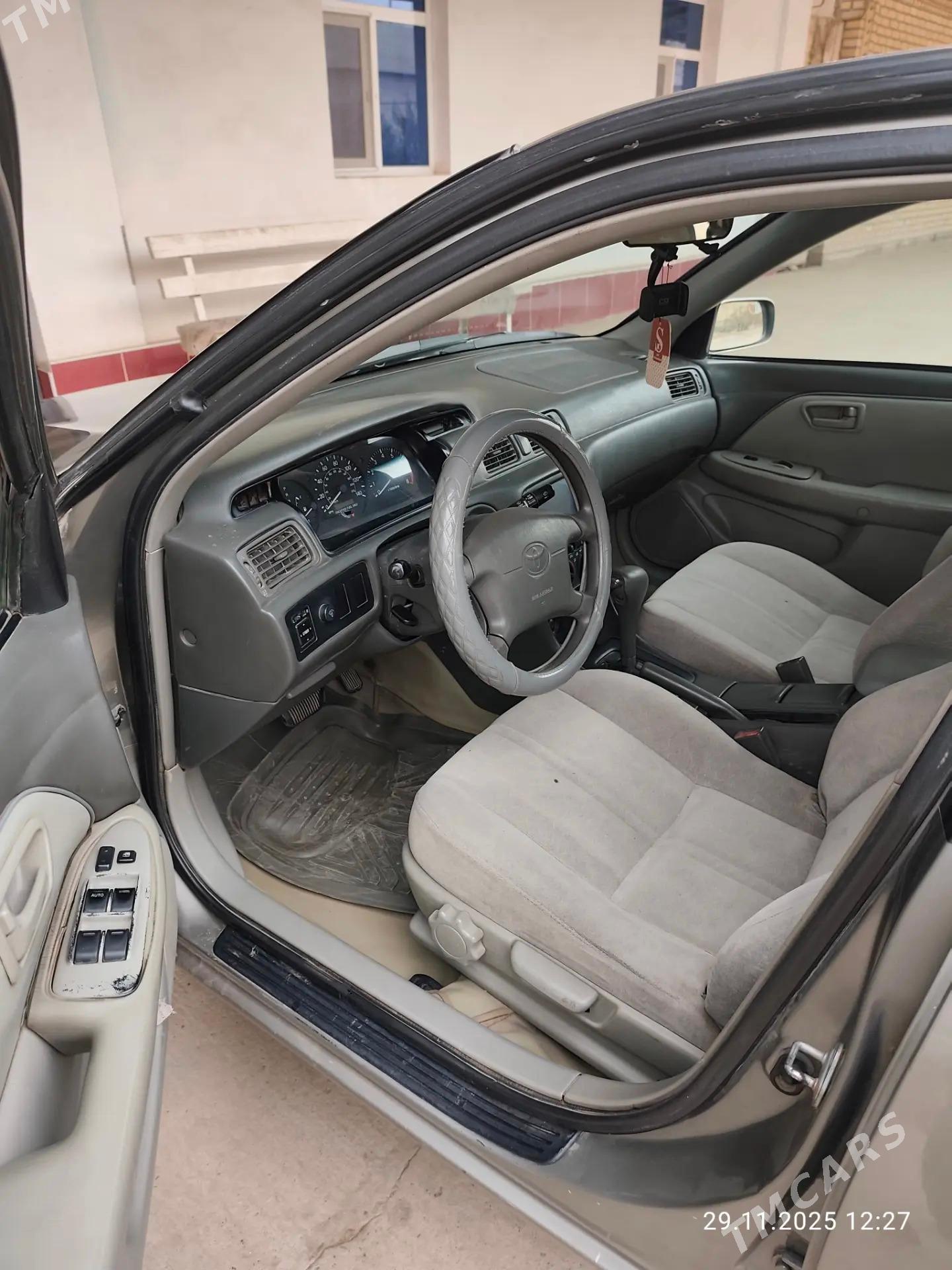 Toyota Camry 1998 - 116 000 TMT - Boldumsaz - img 9