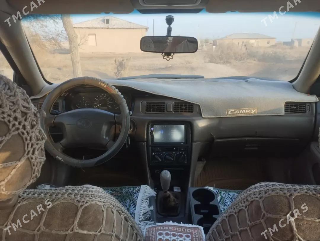 Toyota Camry 1997 - 120 000 TMT - етр. Туркменбаши - img 2