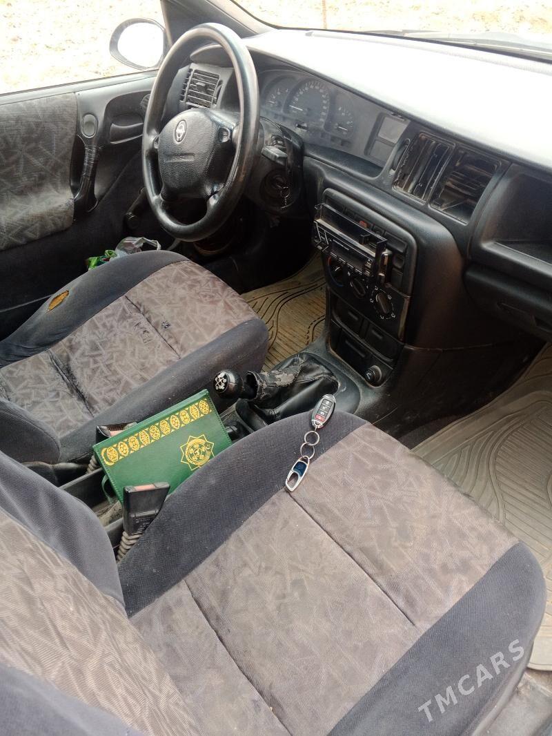 Opel Vectra 1996 - 65 000 TMT - Гурбансолтан Едже - img 4