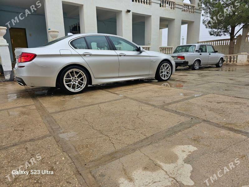 BMW F10 2011 - 275 000 TMT - Гумдаг - img 5