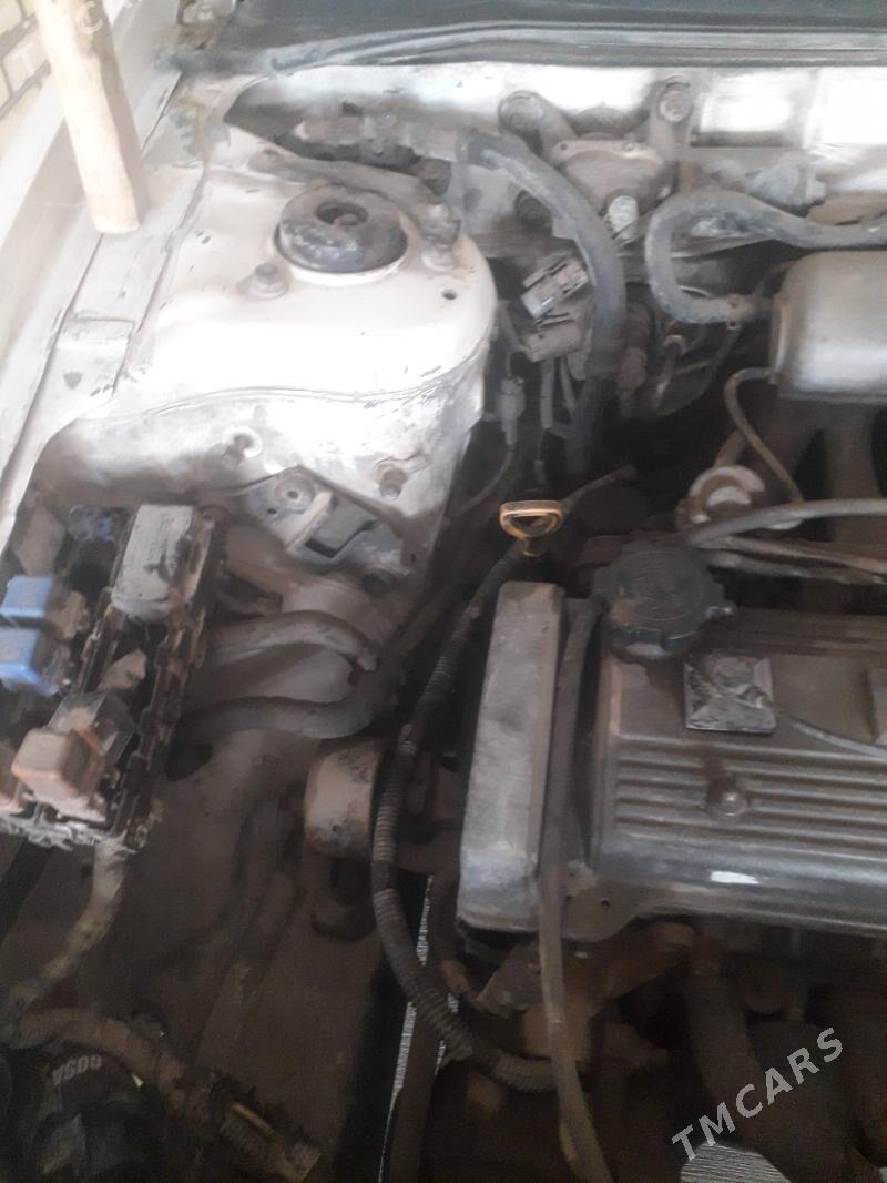 Nissan Altima 1995 - 26 000 TMT - Халач - img 9