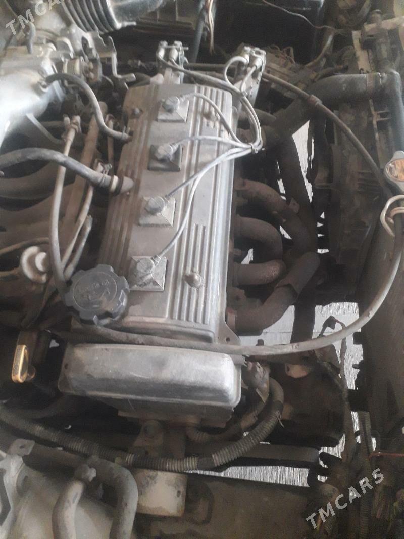 Nissan Altima 1995 - 26 000 TMT - Халач - img 10