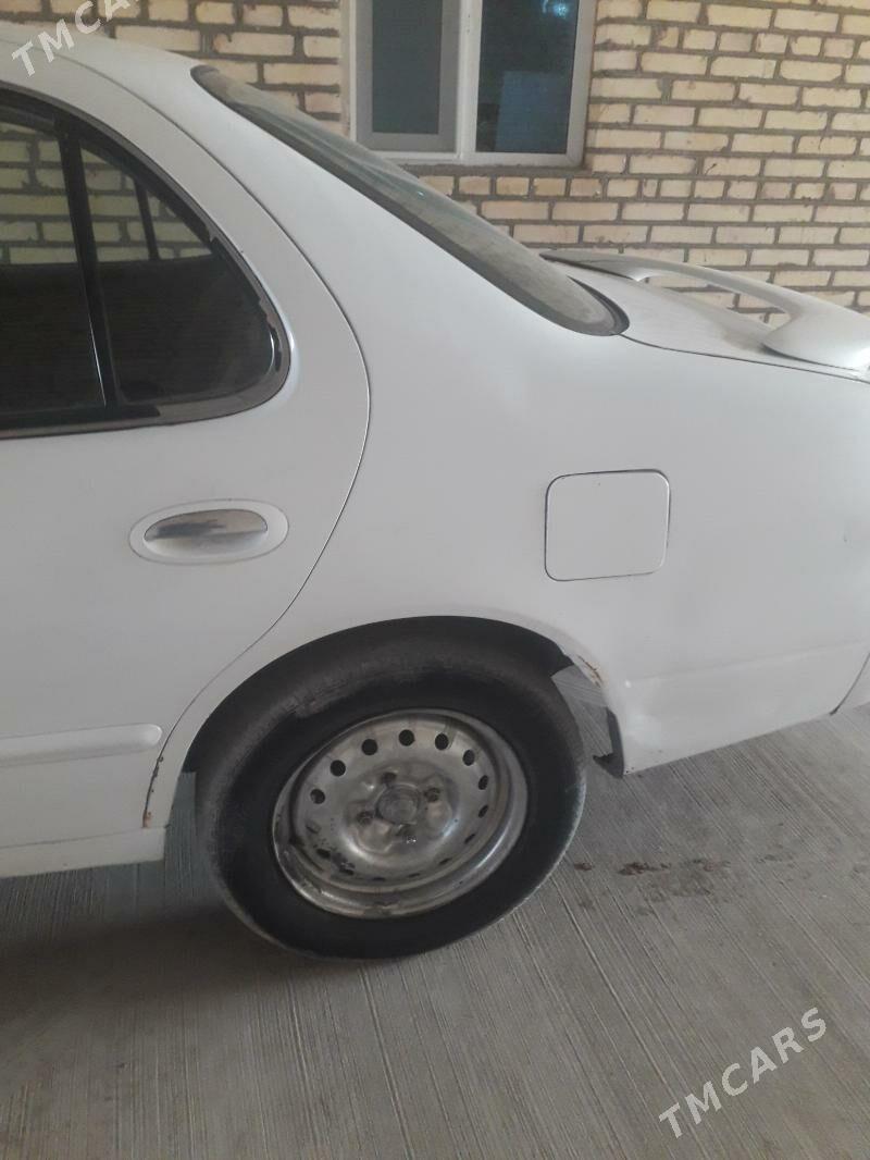 Nissan Altima 1995 - 26 000 TMT - Халач - img 7