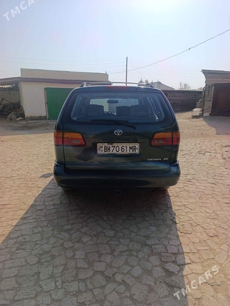 Toyota Sienna 2000 - 140 000 TMT - Тагтабазар - img 3