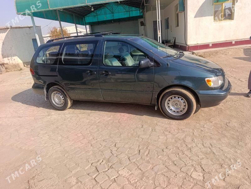 Toyota Sienna 2000 - 140 000 TMT - Тагтабазар - img 4