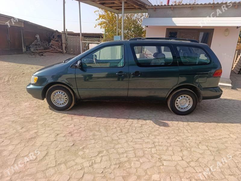 Toyota Sienna 2000 - 140 000 TMT - Тагтабазар - img 8