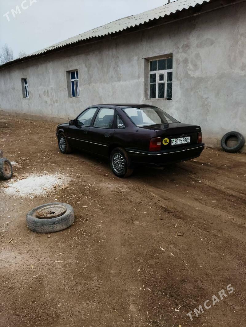 Opel Vectra 1989 - 21 000 TMT - Boldumsaz - img 1