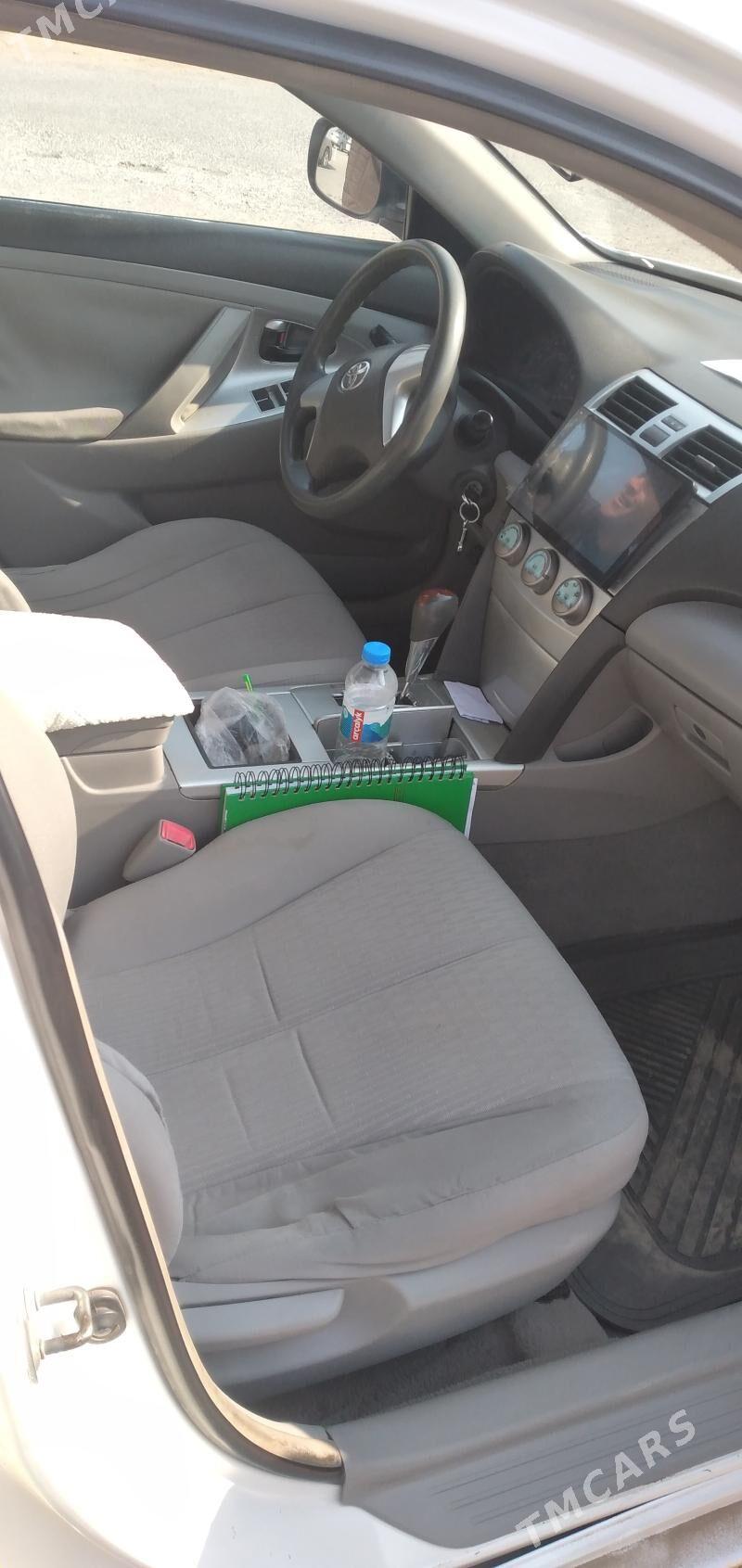 Toyota Camry 2010 - 140 000 TMT - Мары - img 4