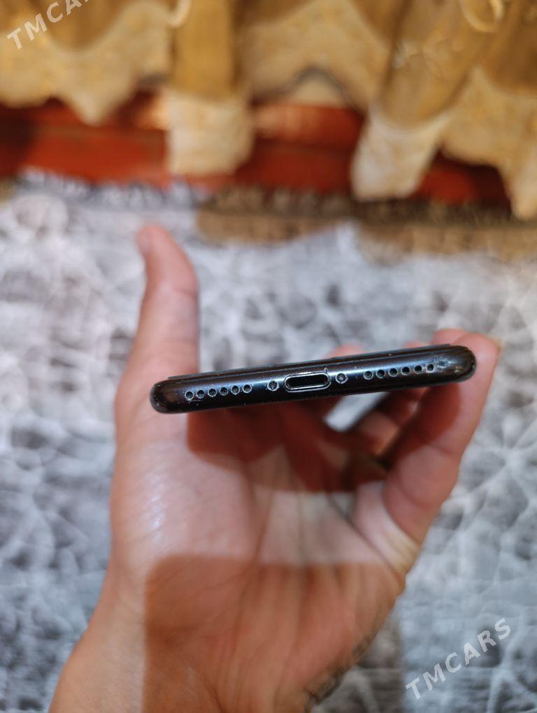 IPHONE 7  - Чарджоу - img 4