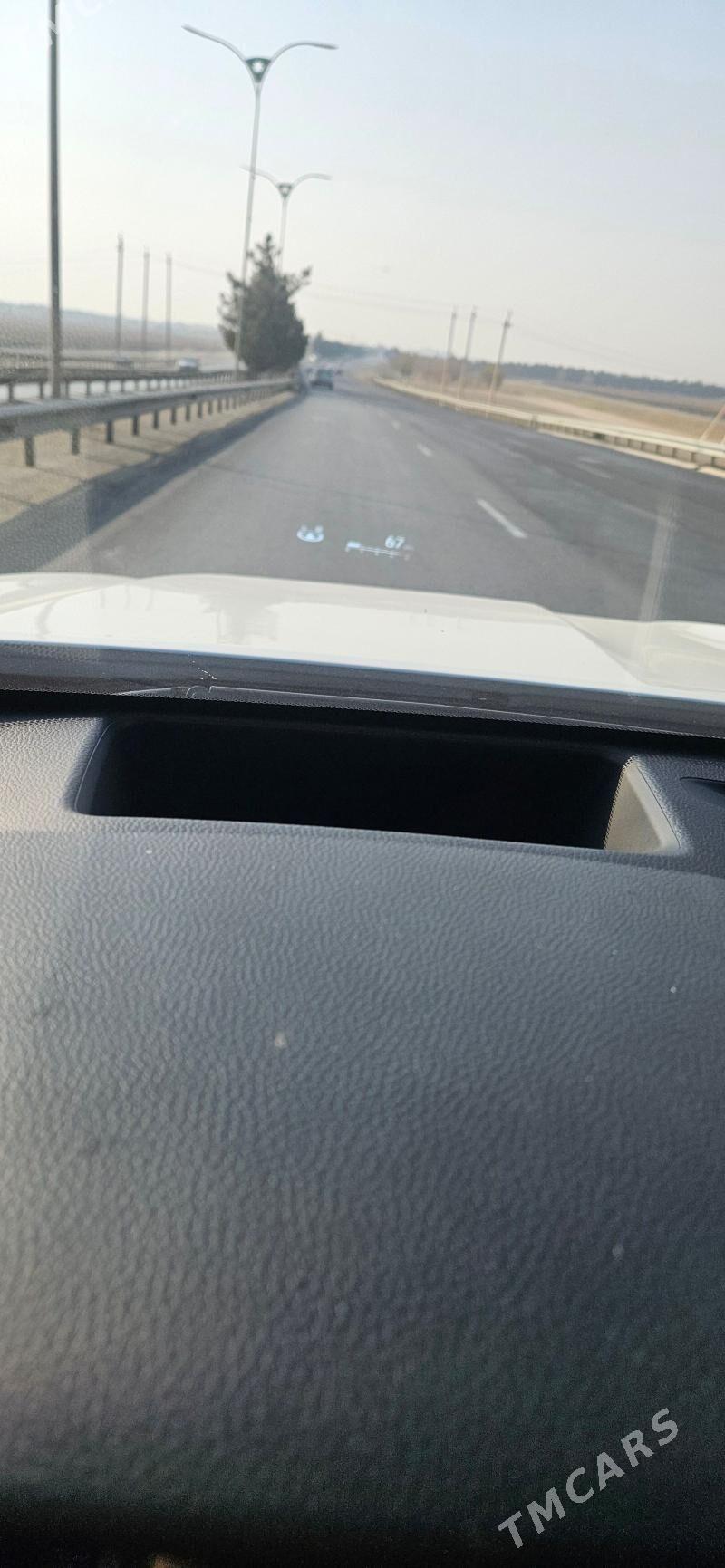 Toyota Highlander 2022 - 595 000 TMT - Baýramaly - img 8