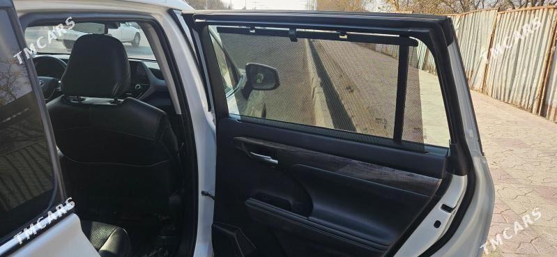 Toyota Highlander 2022 - 595 000 TMT - Baýramaly - img 5