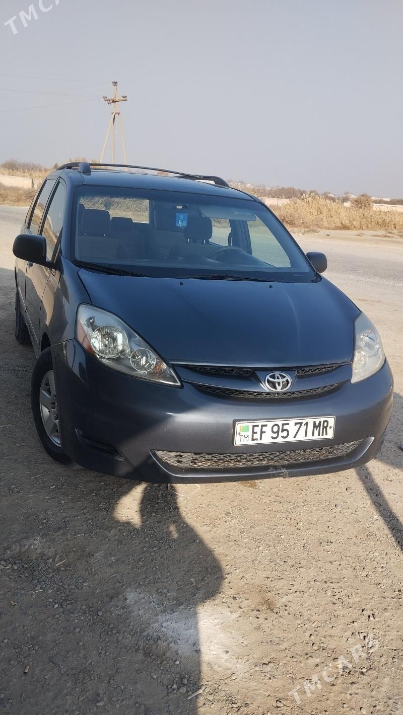 Toyota Sienna 2008 - 200 000 TMT - Байрамали - img 3