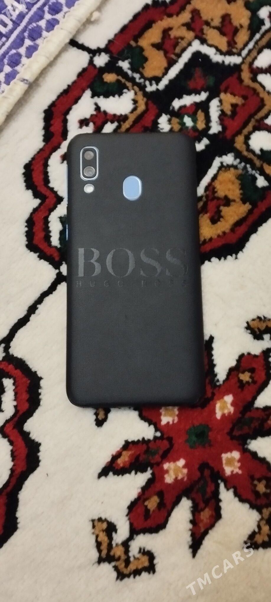 Galaxy a40 - Mary - img 2