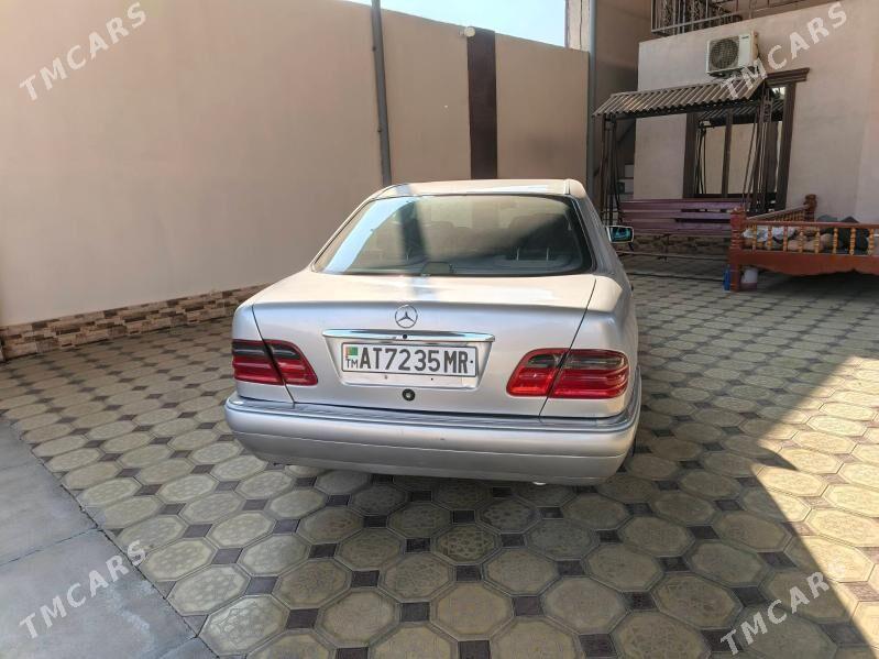Mercedes-Benz E320 1996 - 70 000 TMT - Мары - img 5