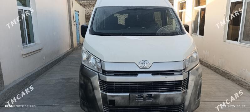 Toyota Hiace 2021 - 720 000 TMT - Бузмеин - img 3