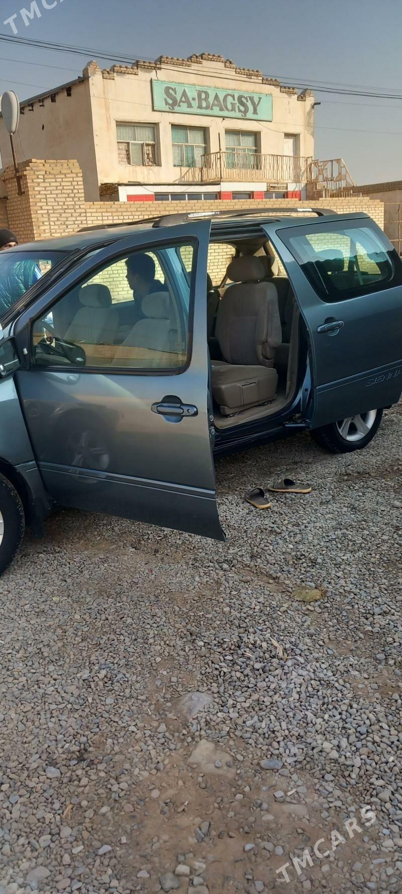 Toyota Sienna 1999 - 145 000 TMT - Векильбазар - img 3